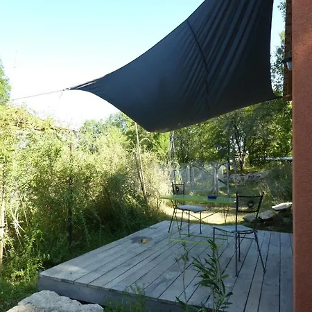 Dans Independant En Perigord Noir * Segonzac (Dordogne)